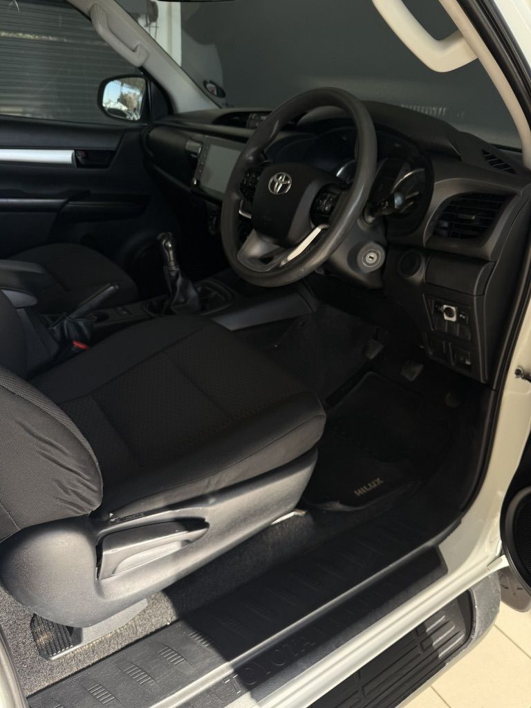 TOYOTA HILUX HILUX 2,4GD-6