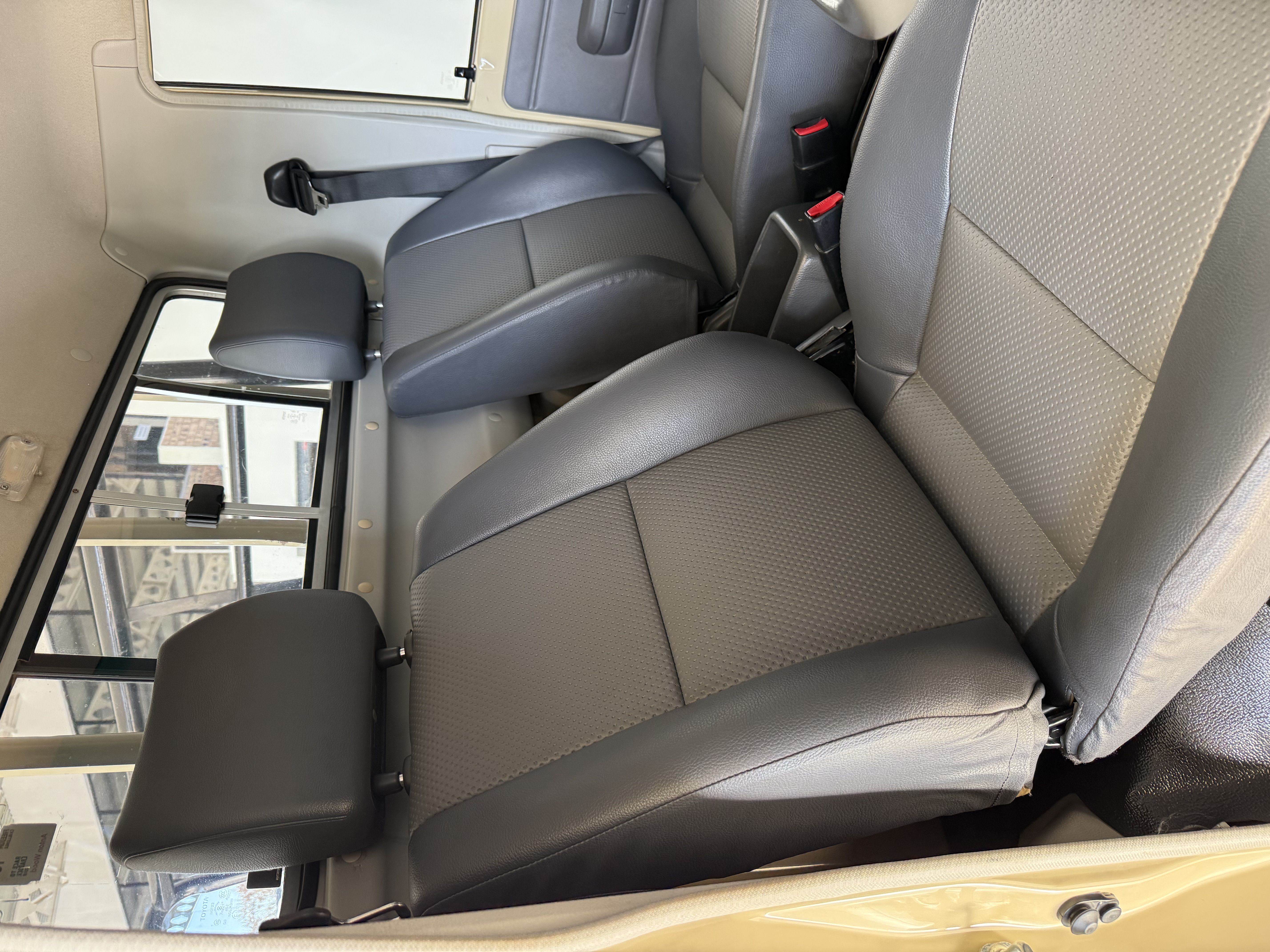 TOYOTA LAND CRUISER 79 4,0 LAND CRUISER 79 4,0