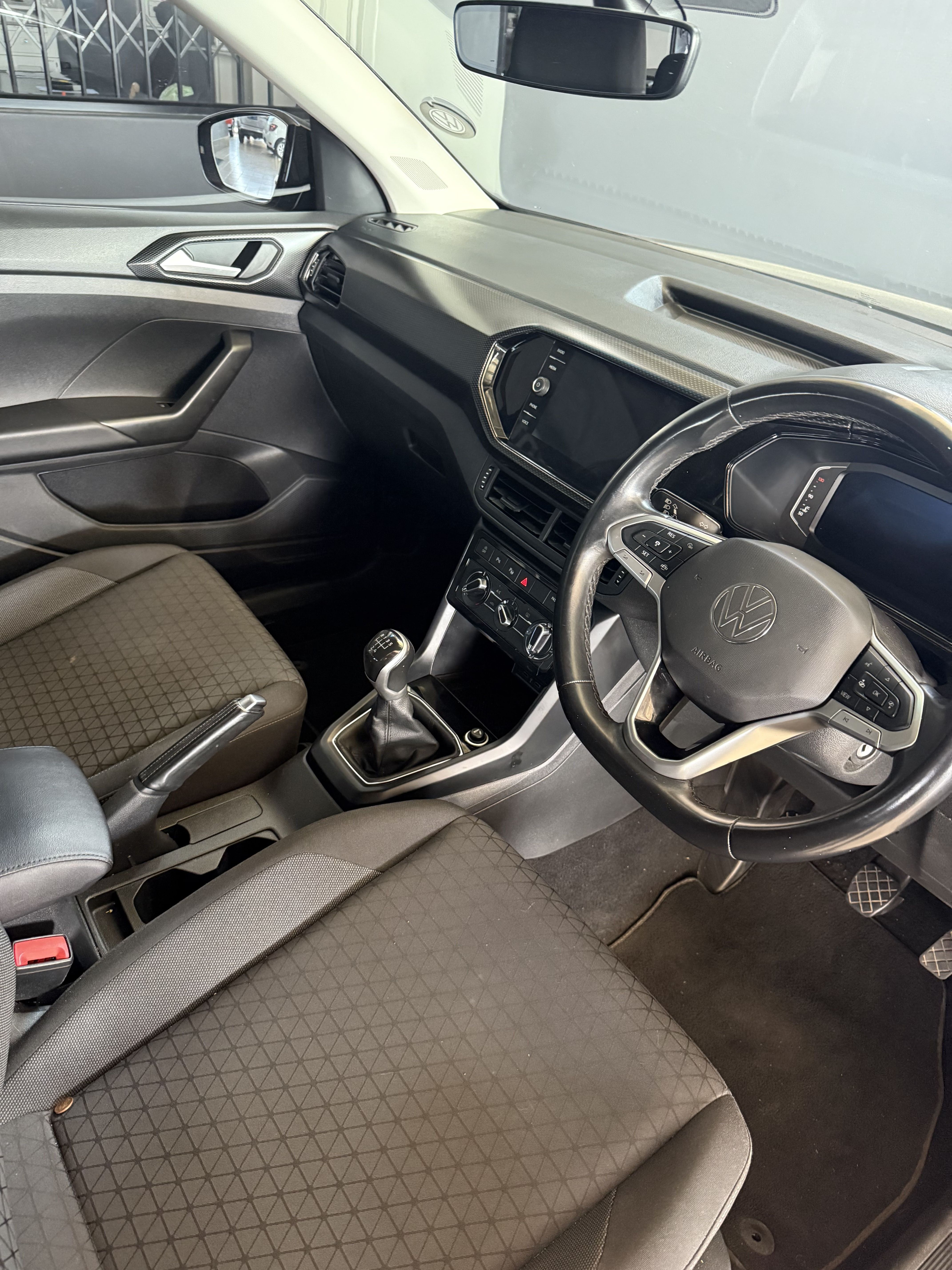 VOLKSWAGEN T-CROSS 1,0 TSI COMFORTLINE R-LINE T-CROSS 1,0 TSI COMFORTLINE R-LINE