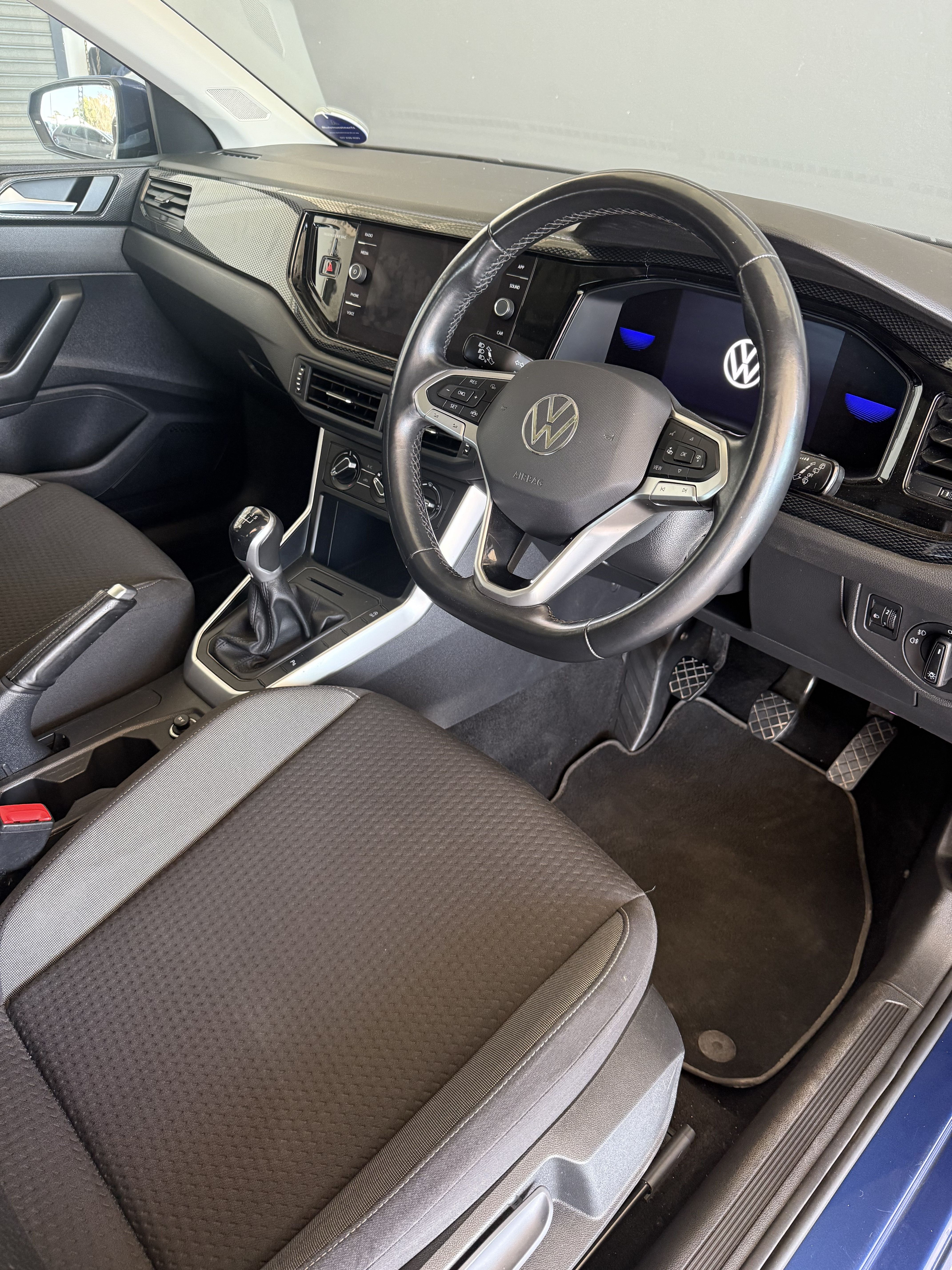 VOLKSWAGEN POLO 1,0 TSI LIFE POLO 1,0 TSI LIFE +SUNROOF