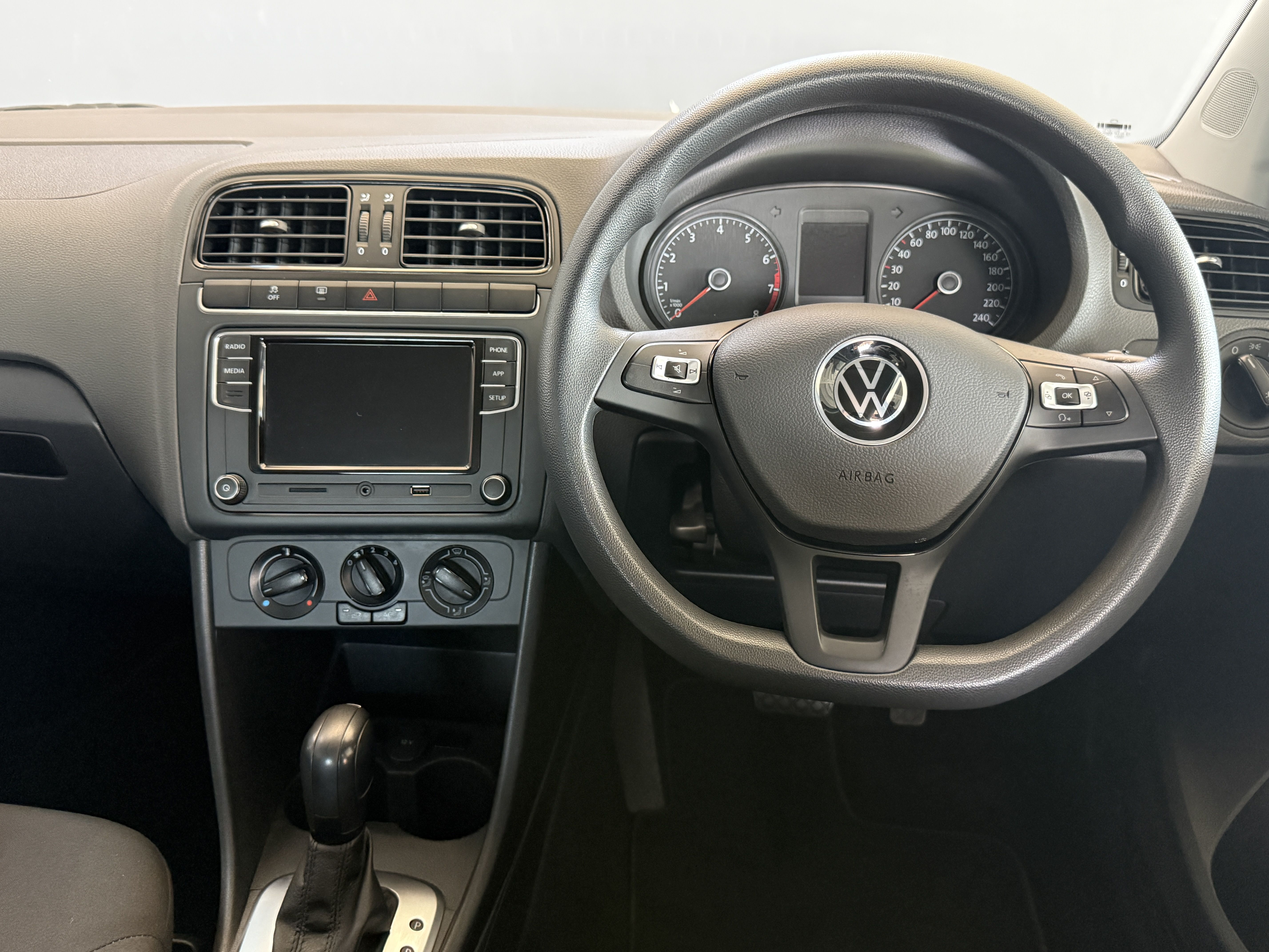 Volkswagen Polo Vivo 1.6 Comfortline Polo Vivo 1.6 Comfortline