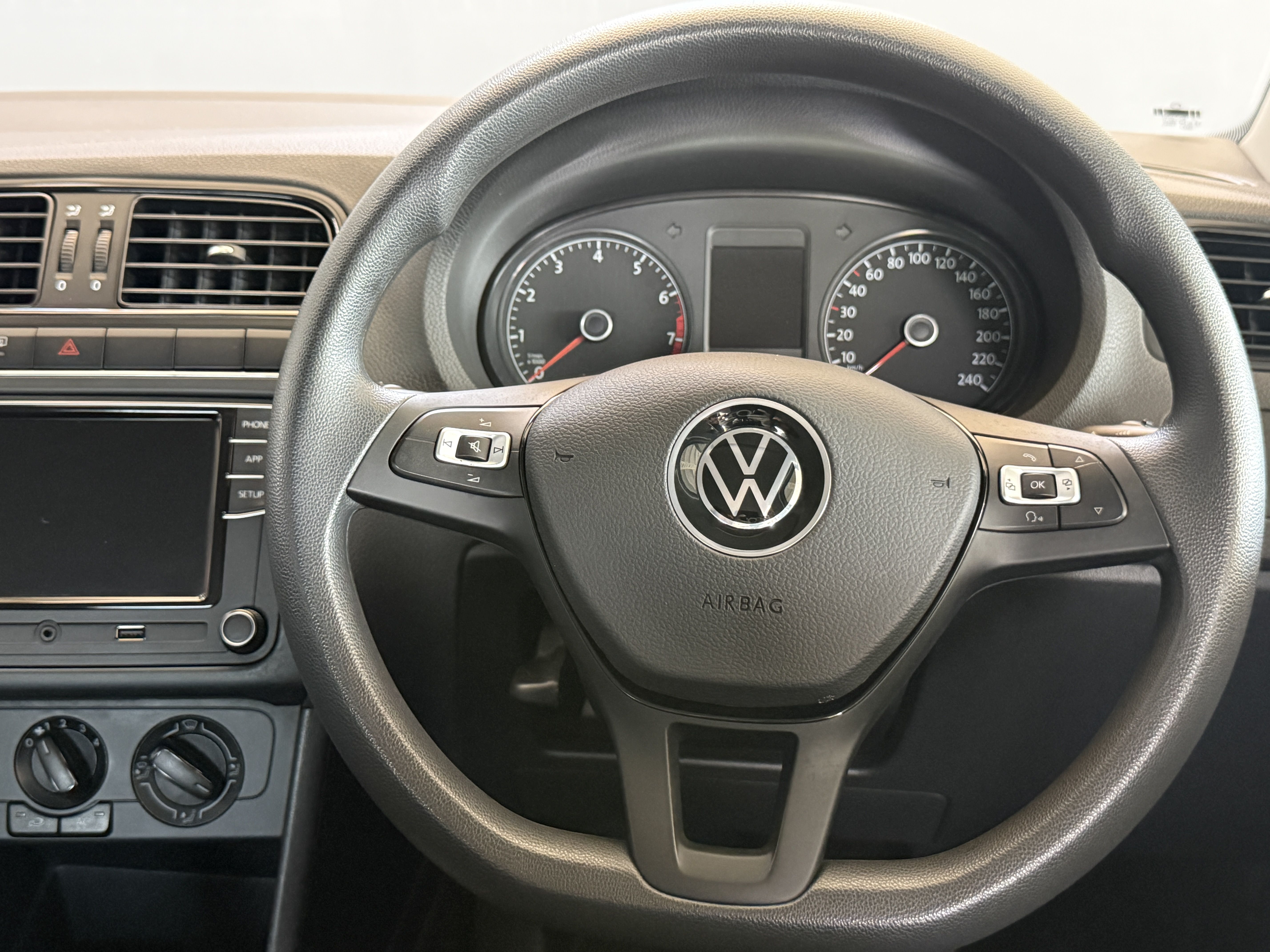 Volkswagen Polo Vivo 1.6 Comfortline Polo Vivo 1.6 Comfortline