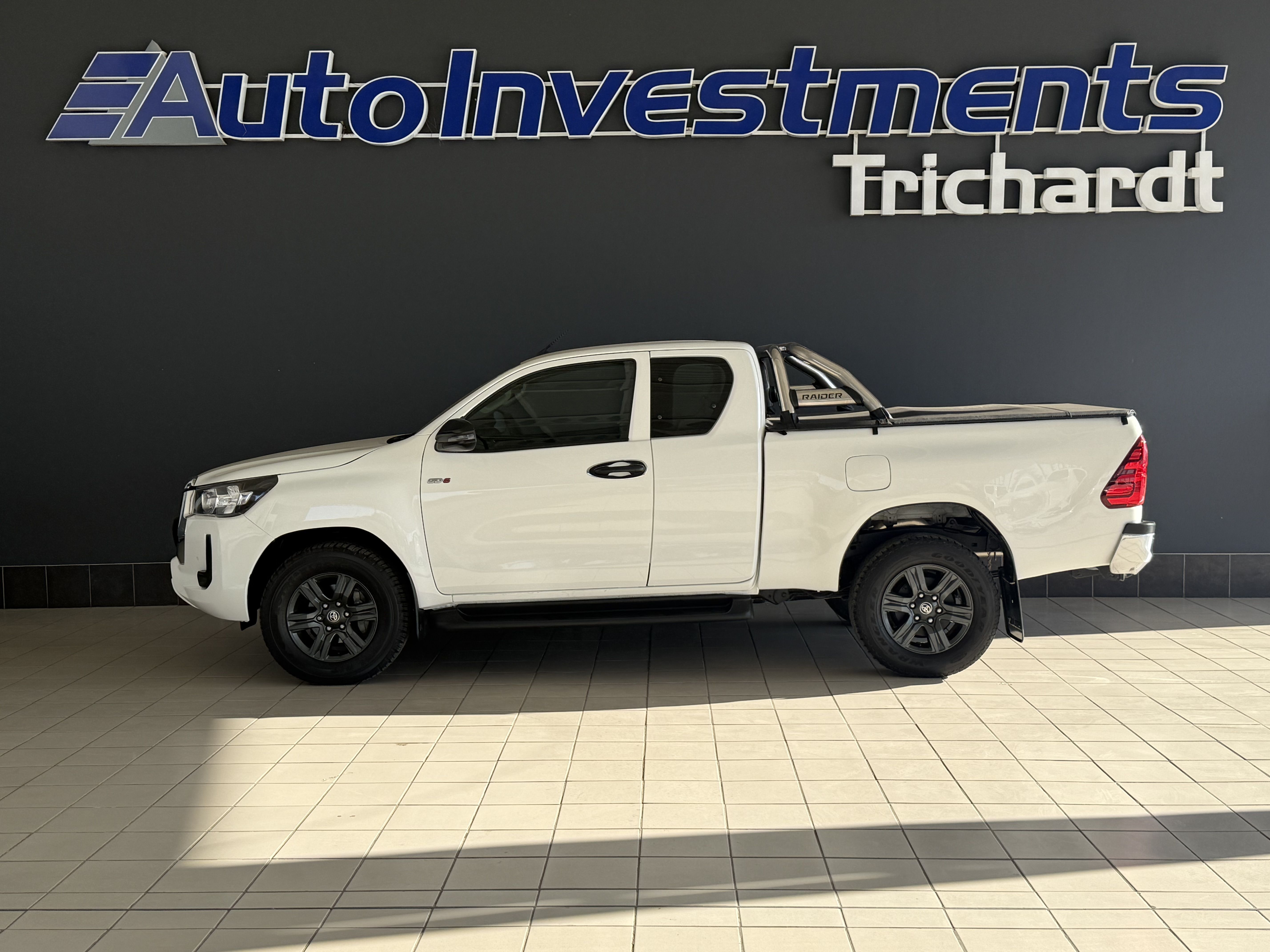 TOYOTA HILUX HILUX 2,4GD-6