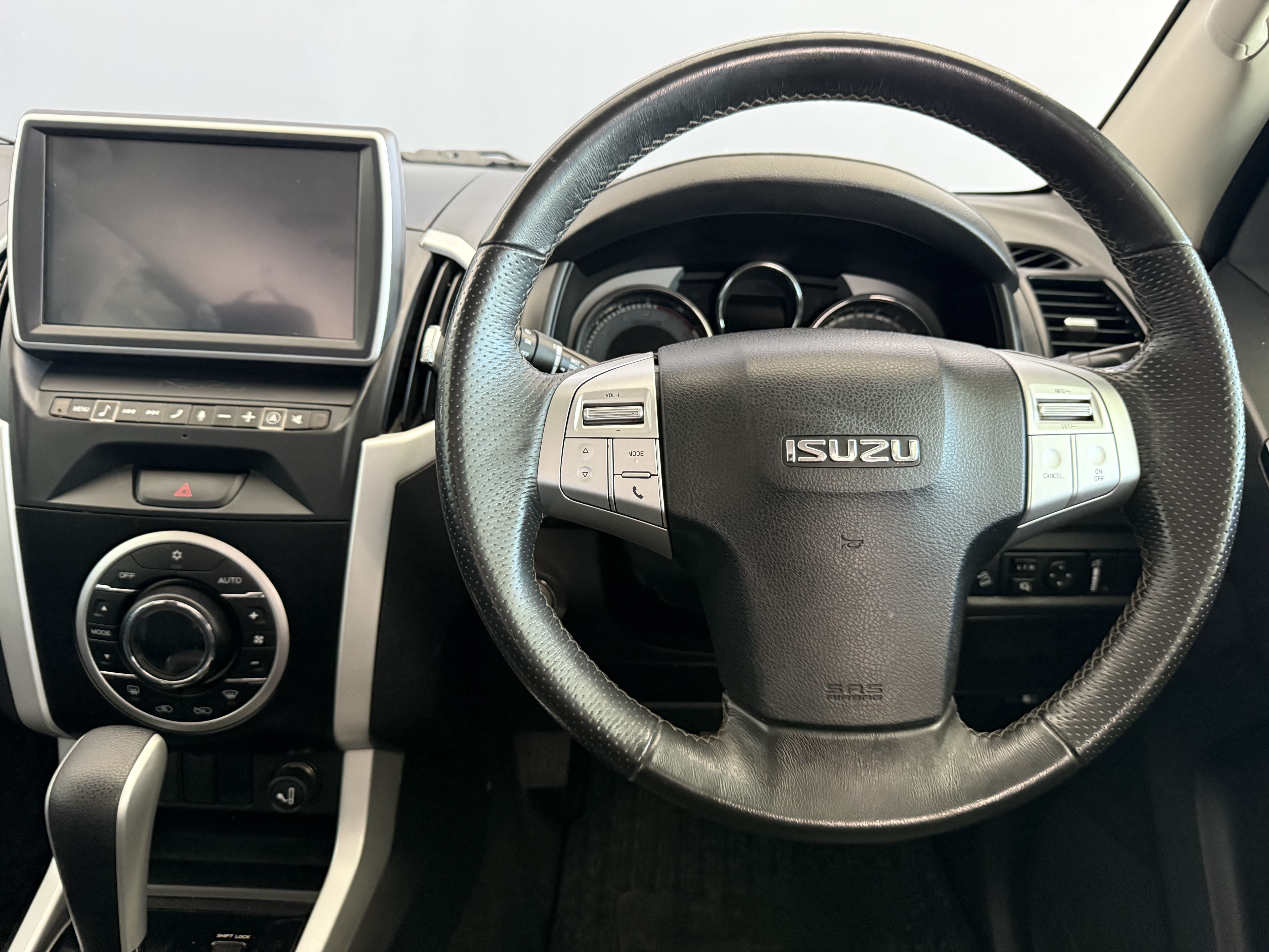 ISUZU MU-X3,0 MU-X 3,0