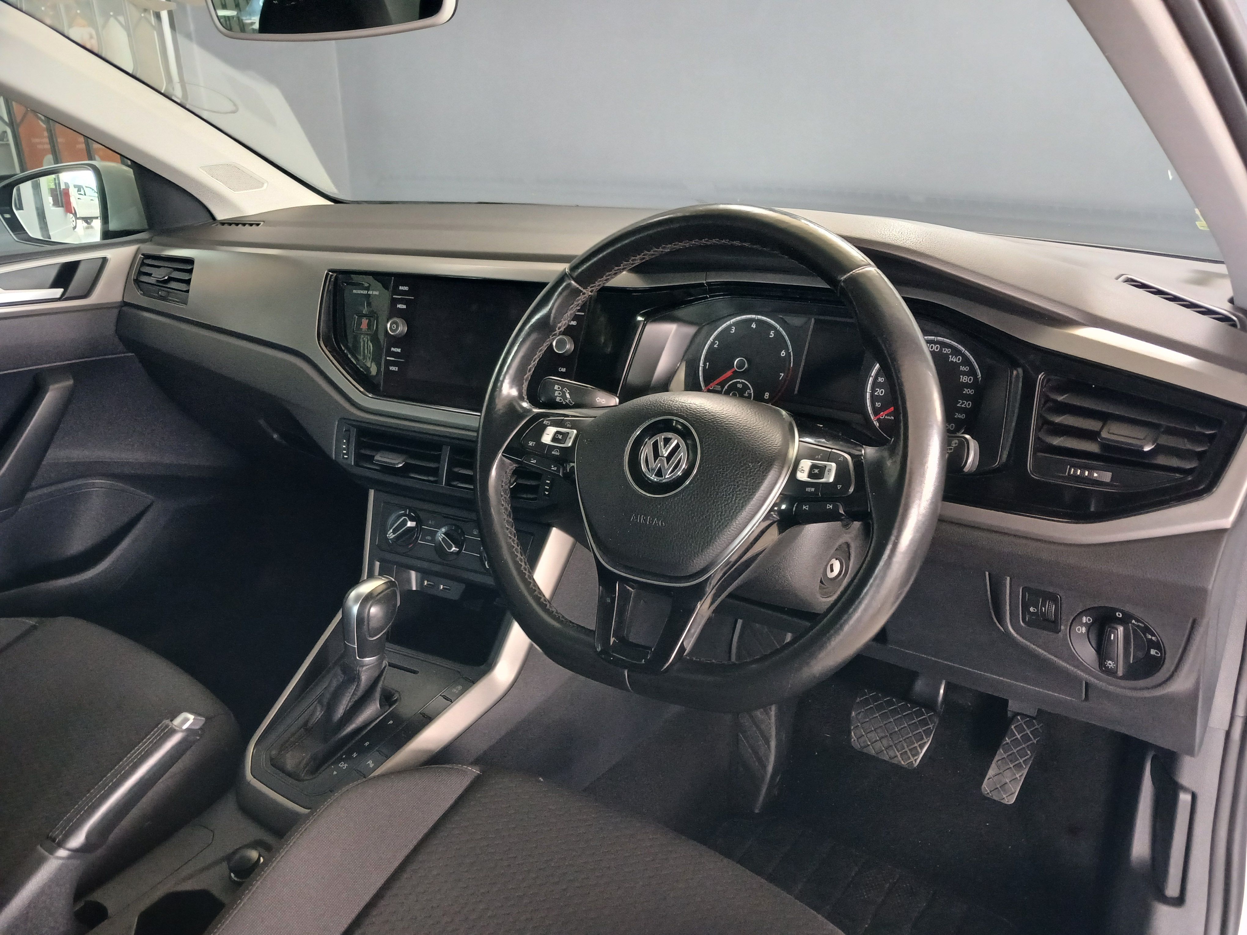 Volkswagen Polo 1.0 TSI Comfortline Polo 1.0 TSI Comfortline