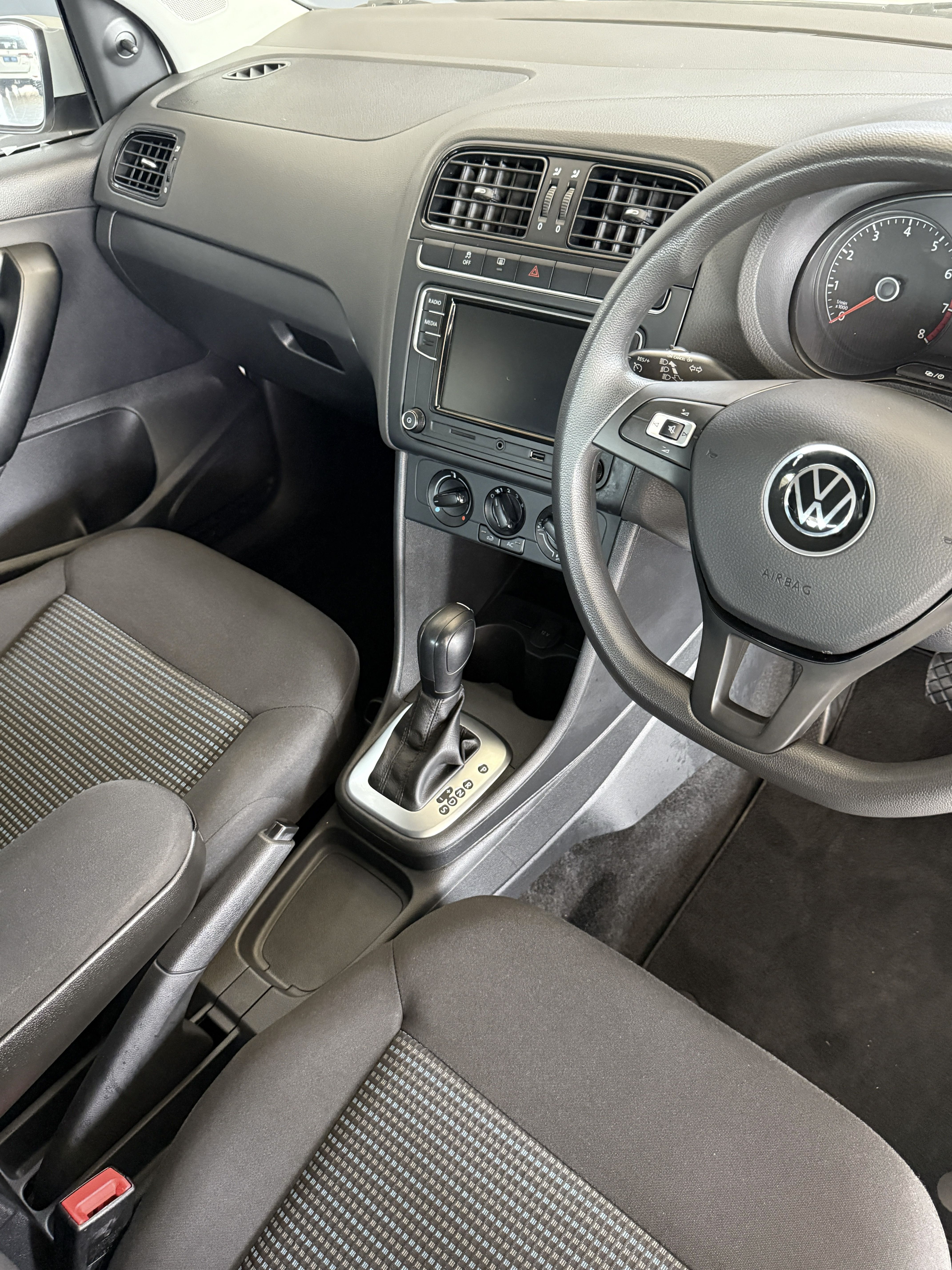 Volkswagen Polo Vivo 1.6 Comfortline Polo Vivo 1.6 Comfortline