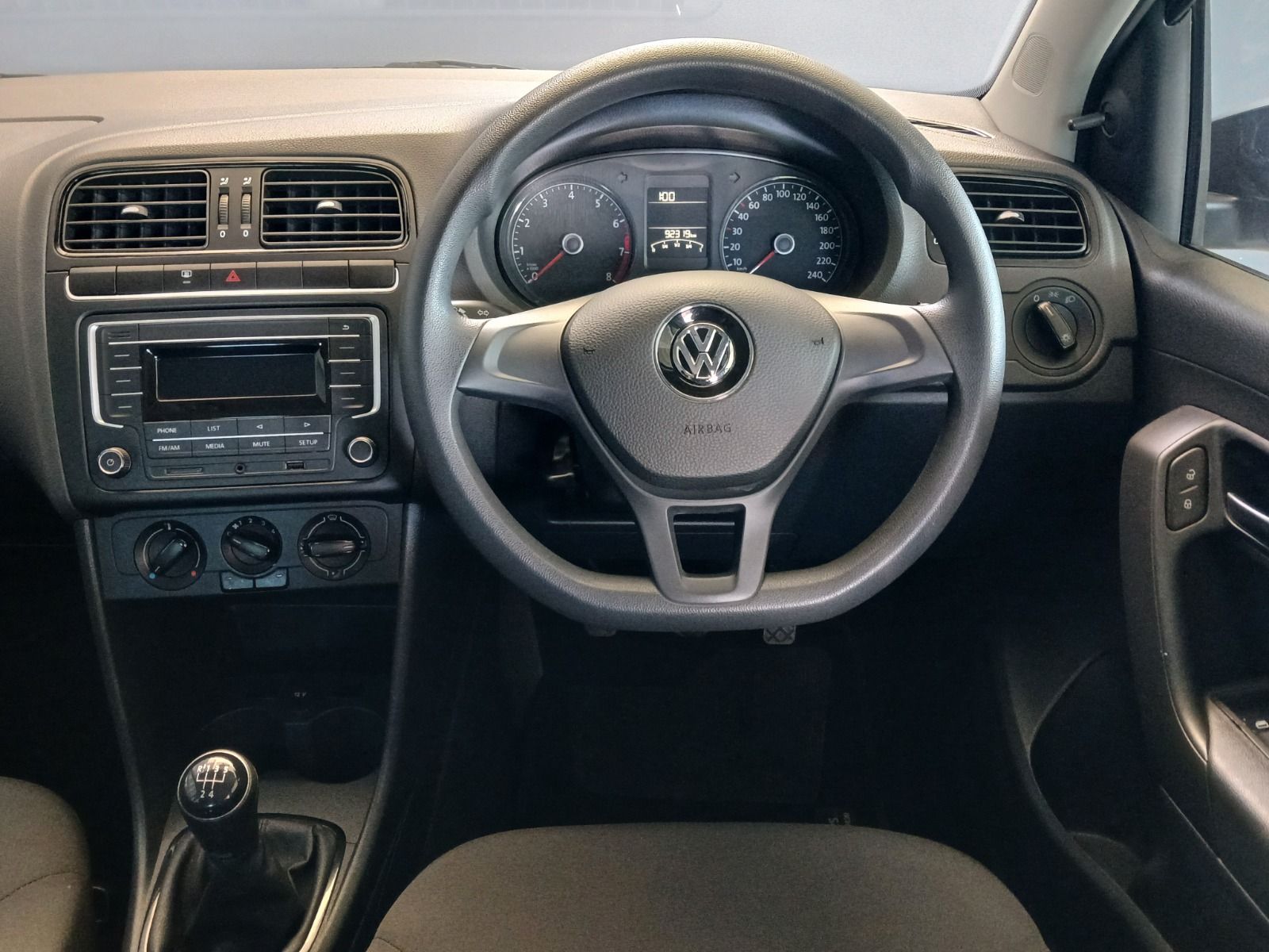 VOLKSWAGEN POLO VIVO 1,4 TRENDLINE POLO VIVO 1,4 TRENDLINE