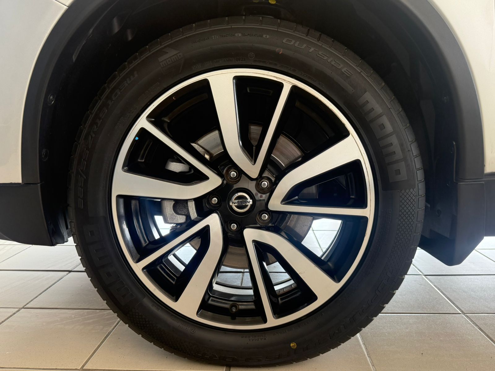 Nissan X-Trail 2.5 Tekna 4x4 CVT 7 S X-Trail 2.5 Tekna 4x4 CVT 7 S