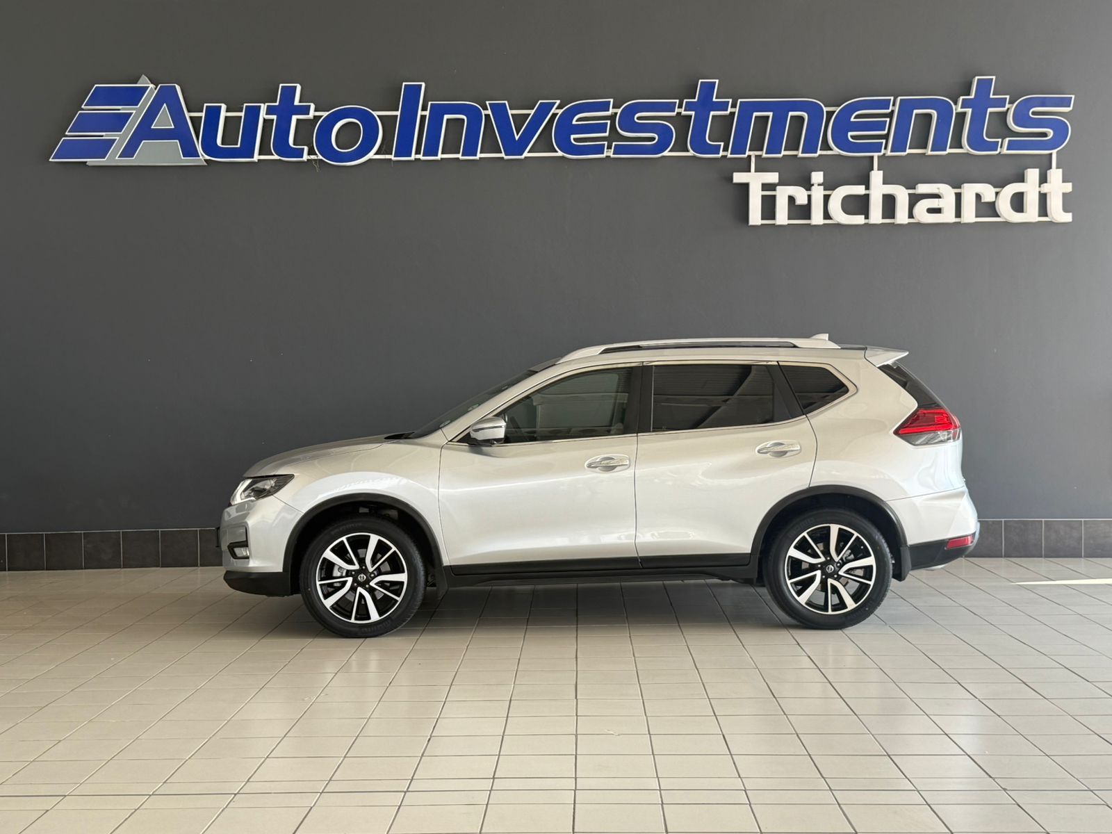 Nissan X-Trail 2.5 Tekna 4x4 CVT 7 S X-Trail 2.5 Tekna 4x4 CVT 7 S