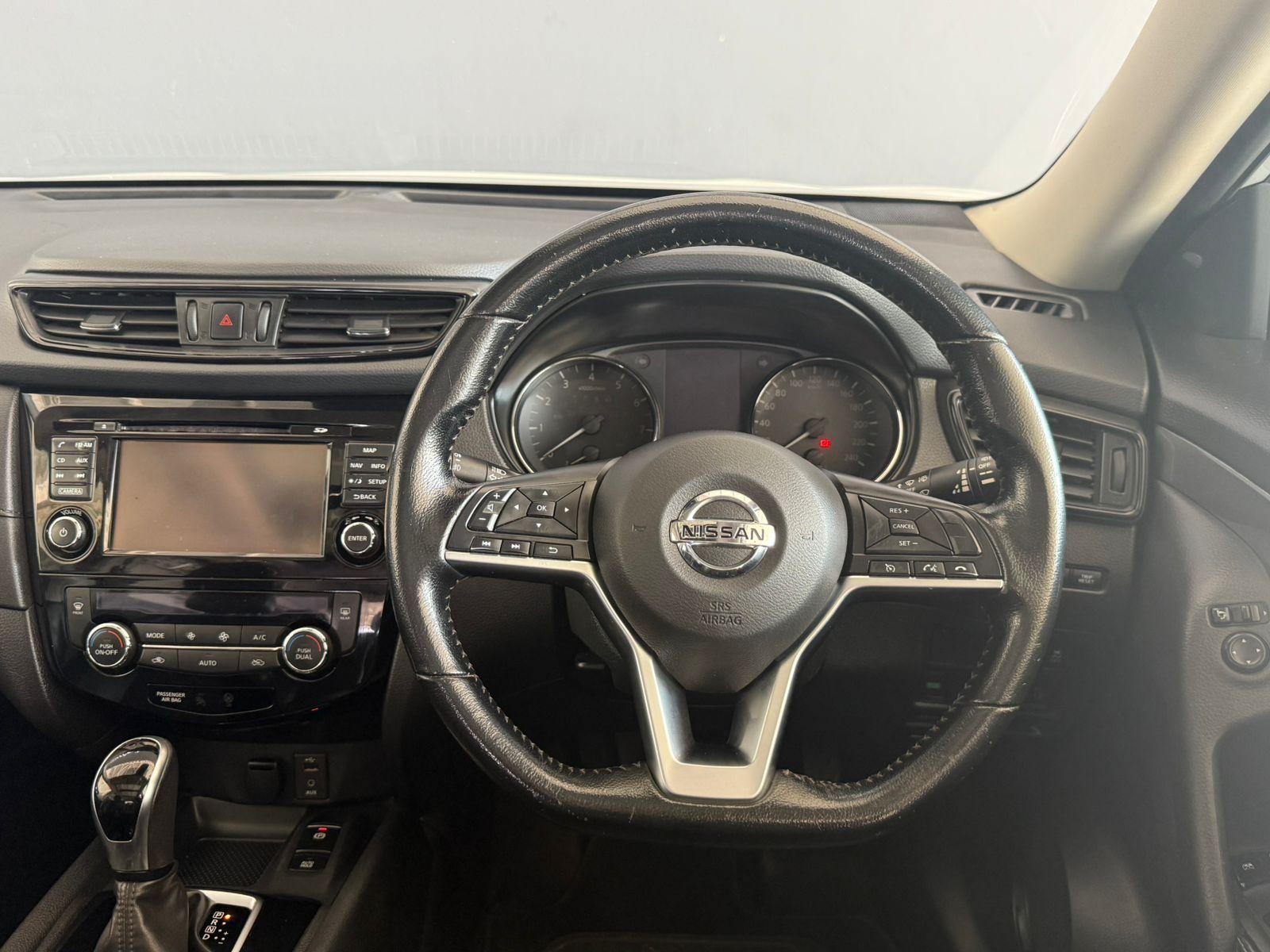 Nissan X-Trail 2.5 Tekna 4x4 CVT 7 S X-Trail 2.5 Tekna 4x4 CVT 7 S