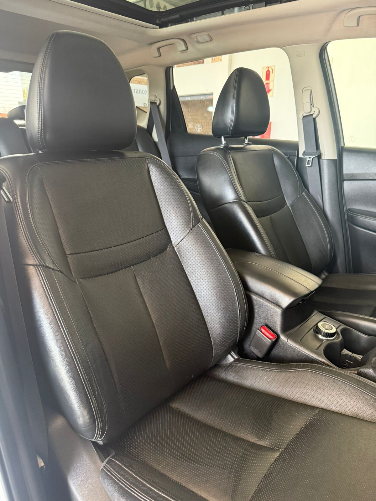 Nissan X-Trail 2.5 Tekna 4x4 CVT 7 S X-Trail 2.5 Tekna 4x4 CVT 7 S