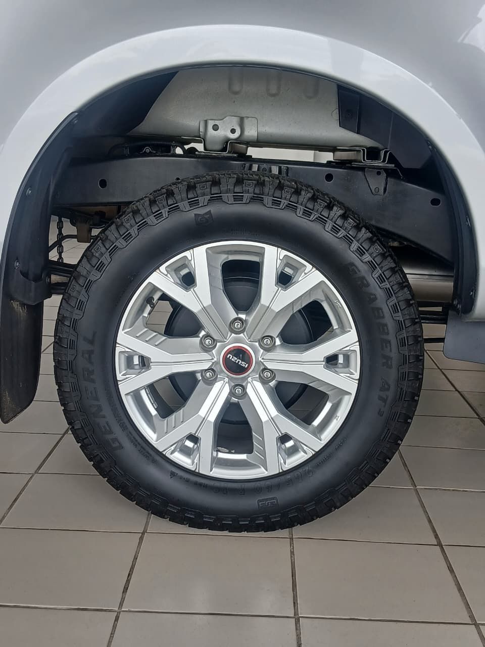 Isuzu D-MAX 1.9 DDI HR LS E-CAB D-MAX 1.9 DDI HR LS E-CAB