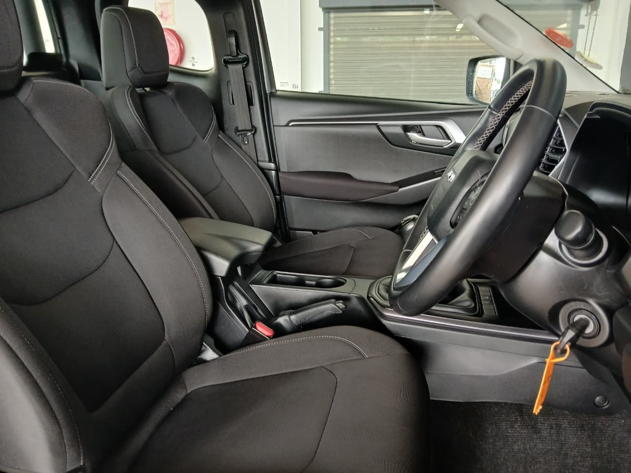 Isuzu D-MAX 1.9 DDI HR LS E-CAB D-MAX 1.9 DDI HR LS E-CAB