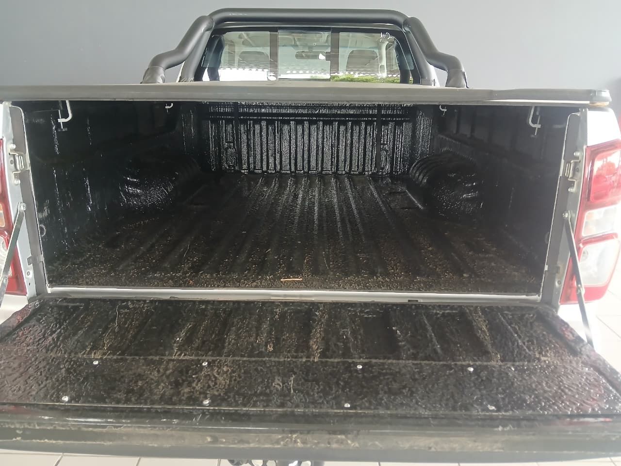 Isuzu D-MAX 1.9 DDI HR LS E-CAB D-MAX 1.9 DDI HR LS E-CAB