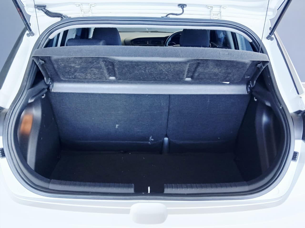 Hyundai i20 1.4 Fluid 5DR A/T i20 1.4 Fluid 5DR A/T - 6