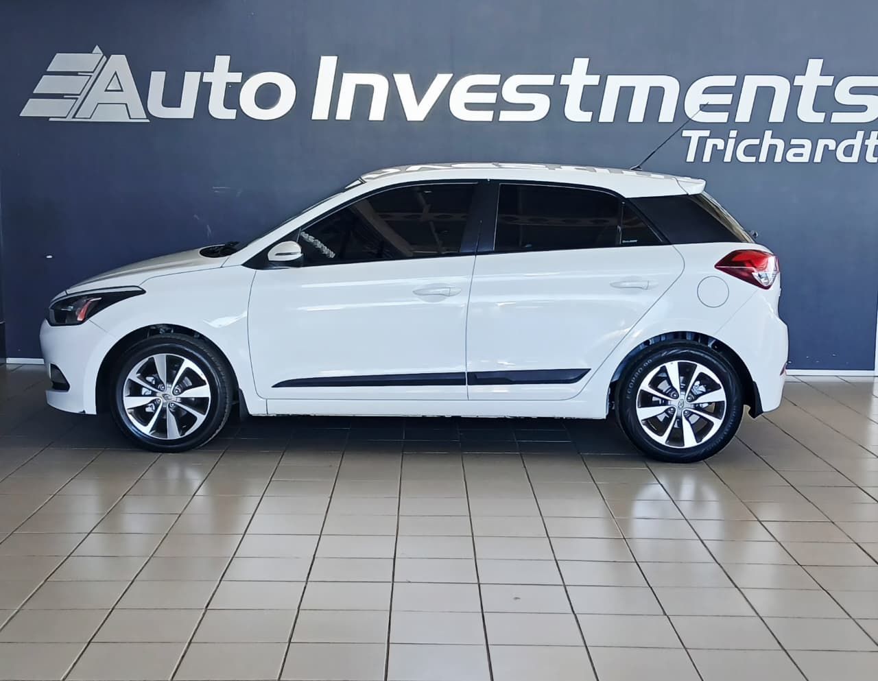 Hyundai i20 1.4 Fluid 5DR A/T i20 1.4 Fluid 5DR A/T - 4