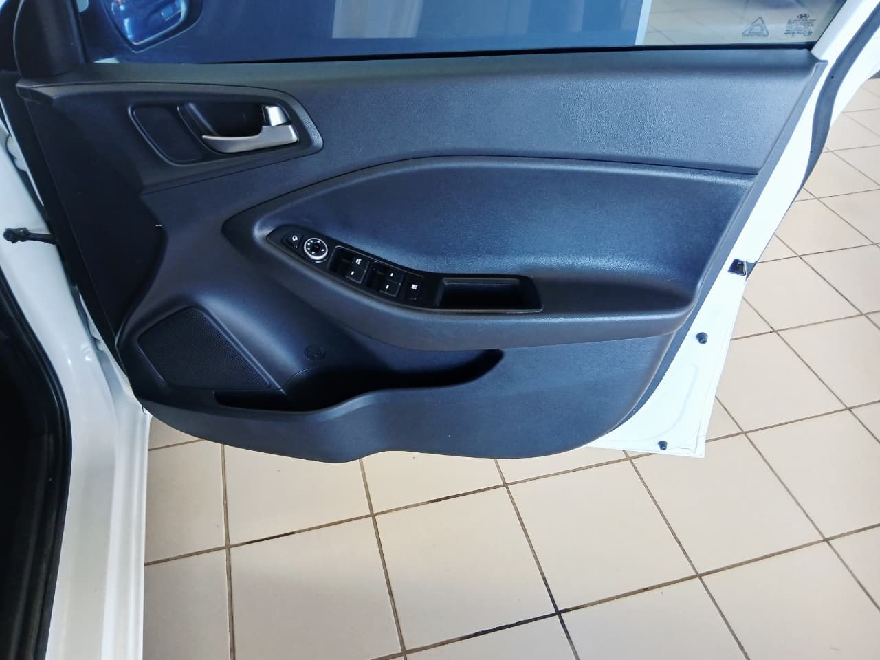 Hyundai i20 1.4 Fluid 5DR A/T i20 1.4 Fluid 5DR A/T - 13