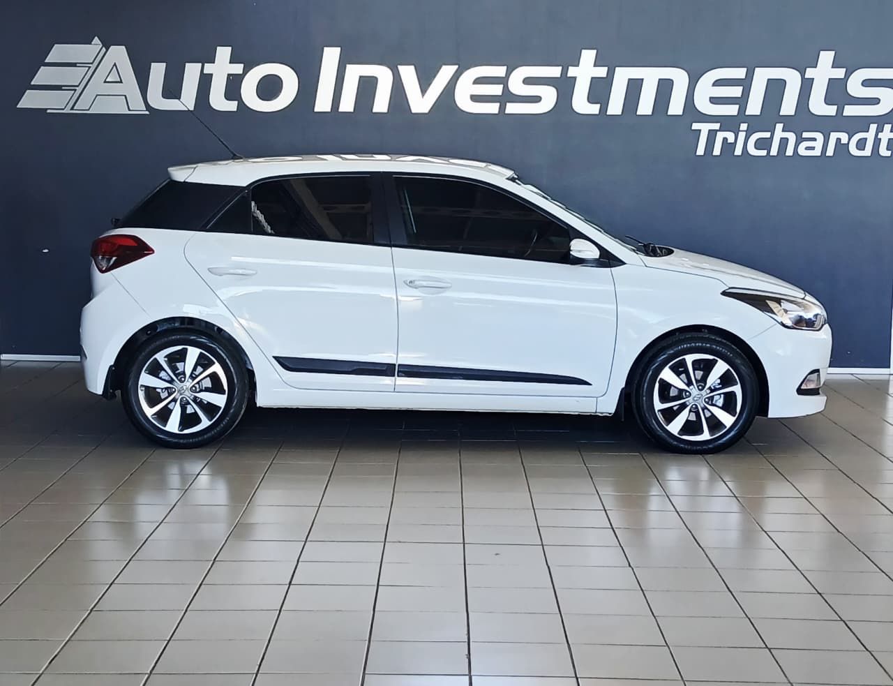 Hyundai i20 1.4 Fluid 5DR A/T i20 1.4 Fluid 5DR A/T - 3