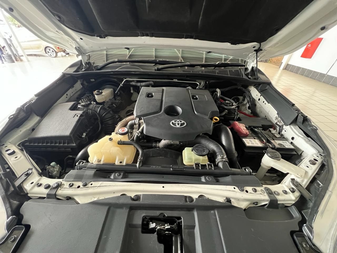Toyota Hilux Legend 50 2.8 GD-6 4X4 A/T D/C Hilux Legend 50 2.8 GD-6 4X4 A/T D/C