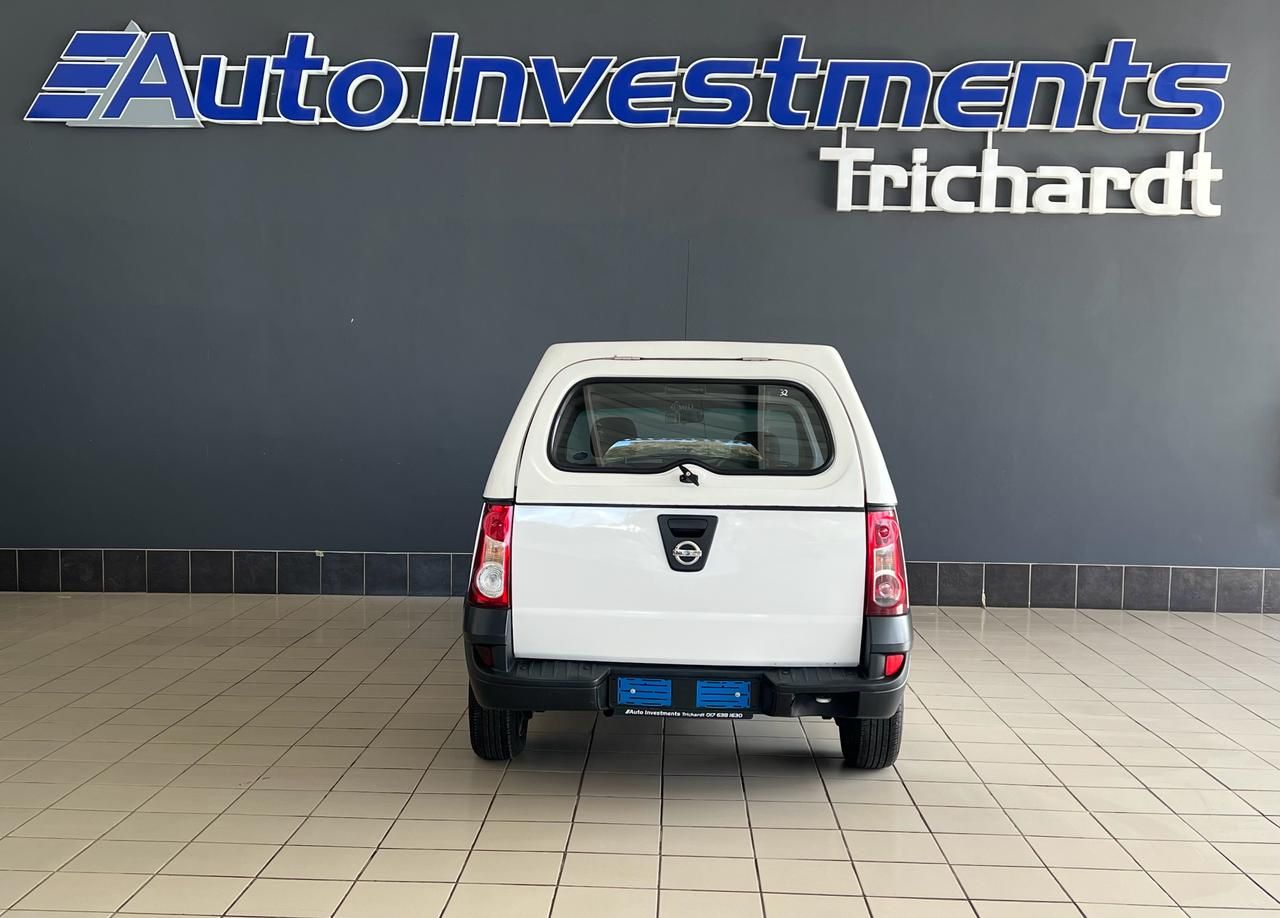 Nissan NP200 1.6i Base NP200 1.6i Base
