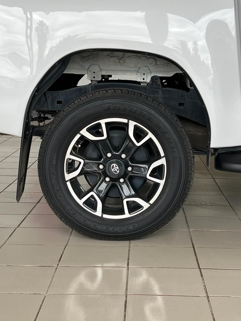 Toyota Hilux Legend 50 2.8 GD-6 4X4 A/T D/C Hilux Legend 50 2.8 GD-6 4X4 A/T D/C