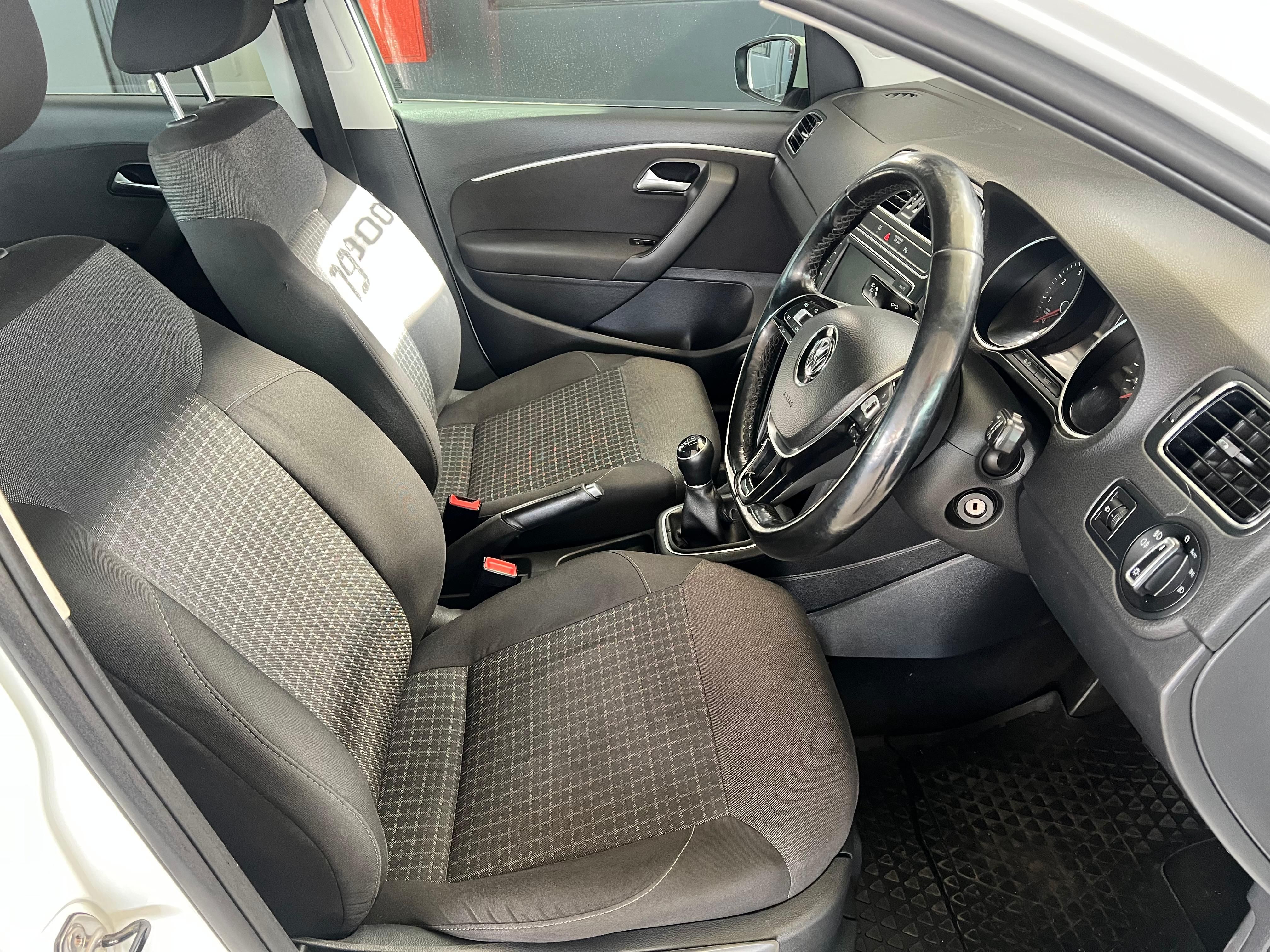 Volkswagen POLO 1.2 TSI COMFORTLINE POLO 1.2 TSI COMFORTLINE - 9