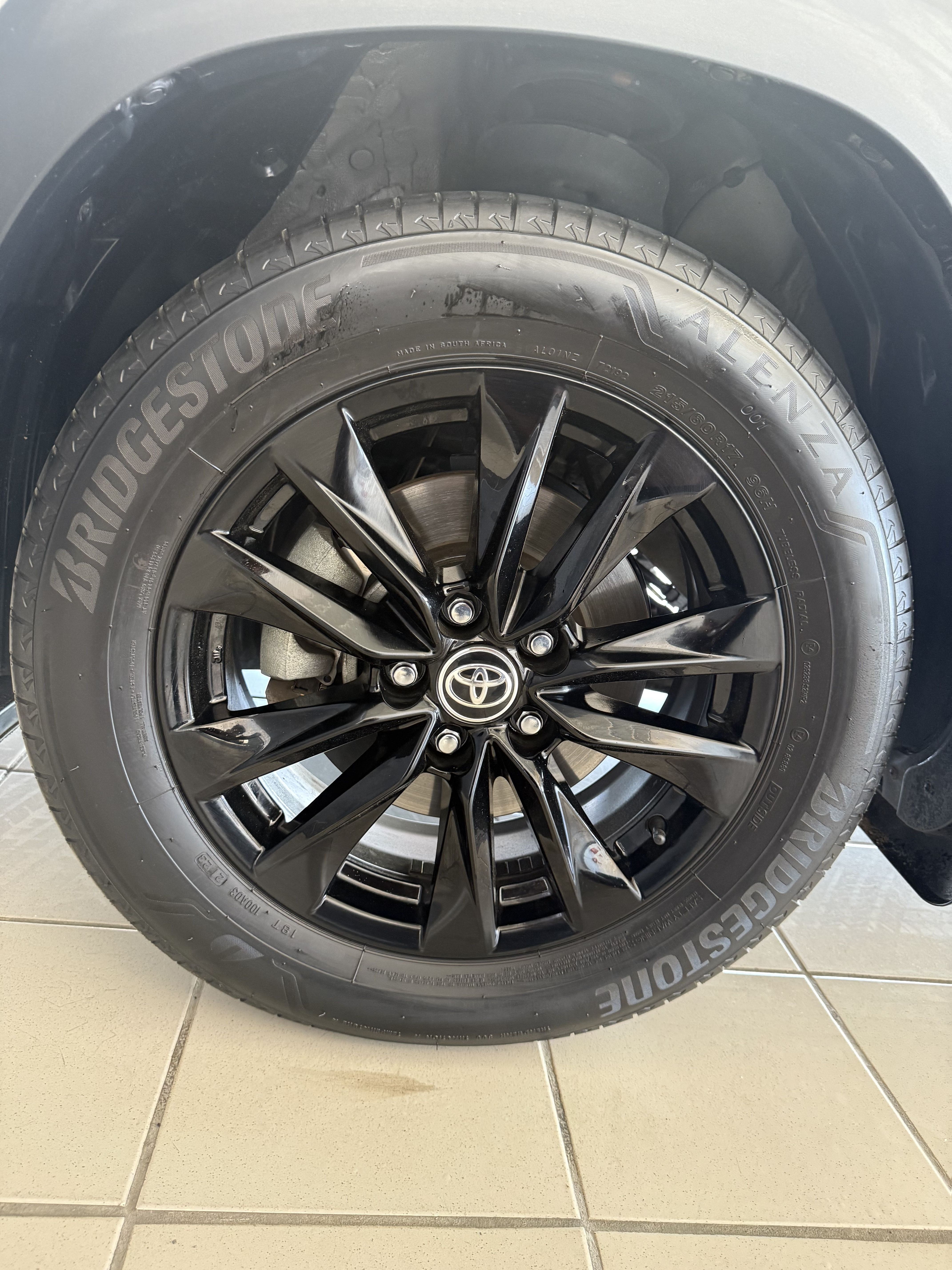 TOYOTA COROLLA CROSS 1,8 HYBIRD XS CVT COROLLA CROSS 1,8 HYBIRD XS CVT