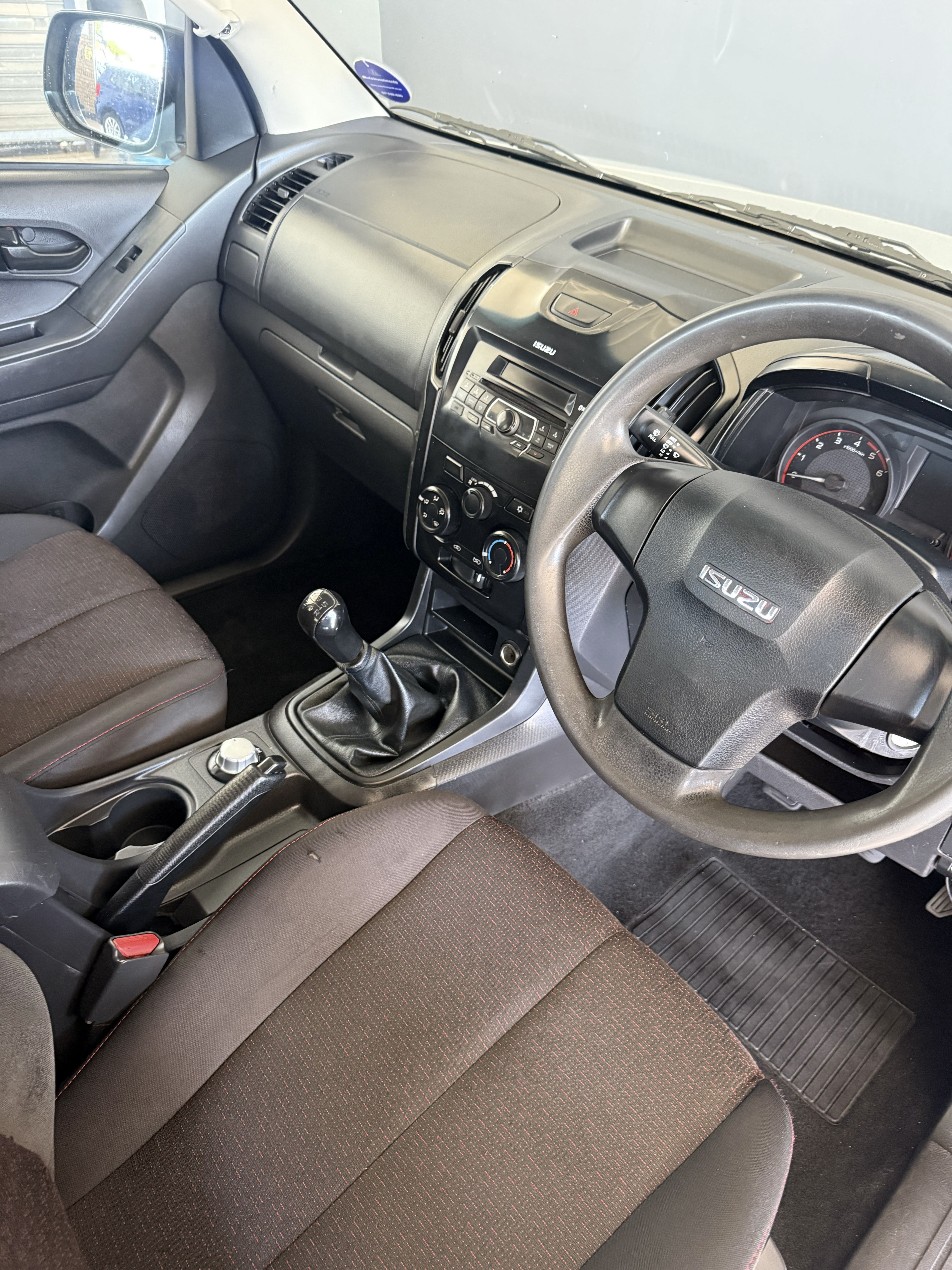 Isuzu 250 DMAX 4x4 D/Cab Pick Up 250 DMAX 4x4 D/Cab Pick Up